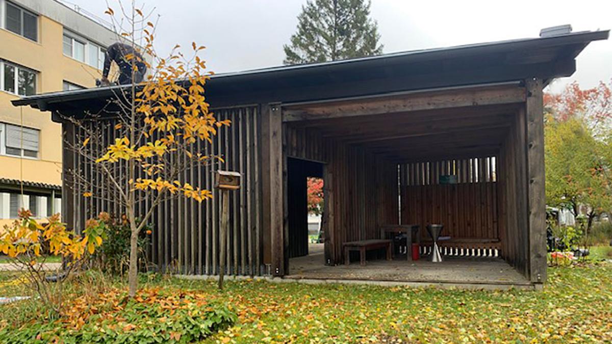 Bild: Pavillon mit neuem Dach